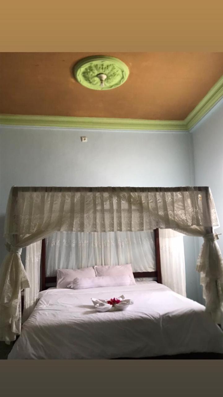 Kurnia Family Homestay & Restaurant! Huu المظهر الخارجي الصورة