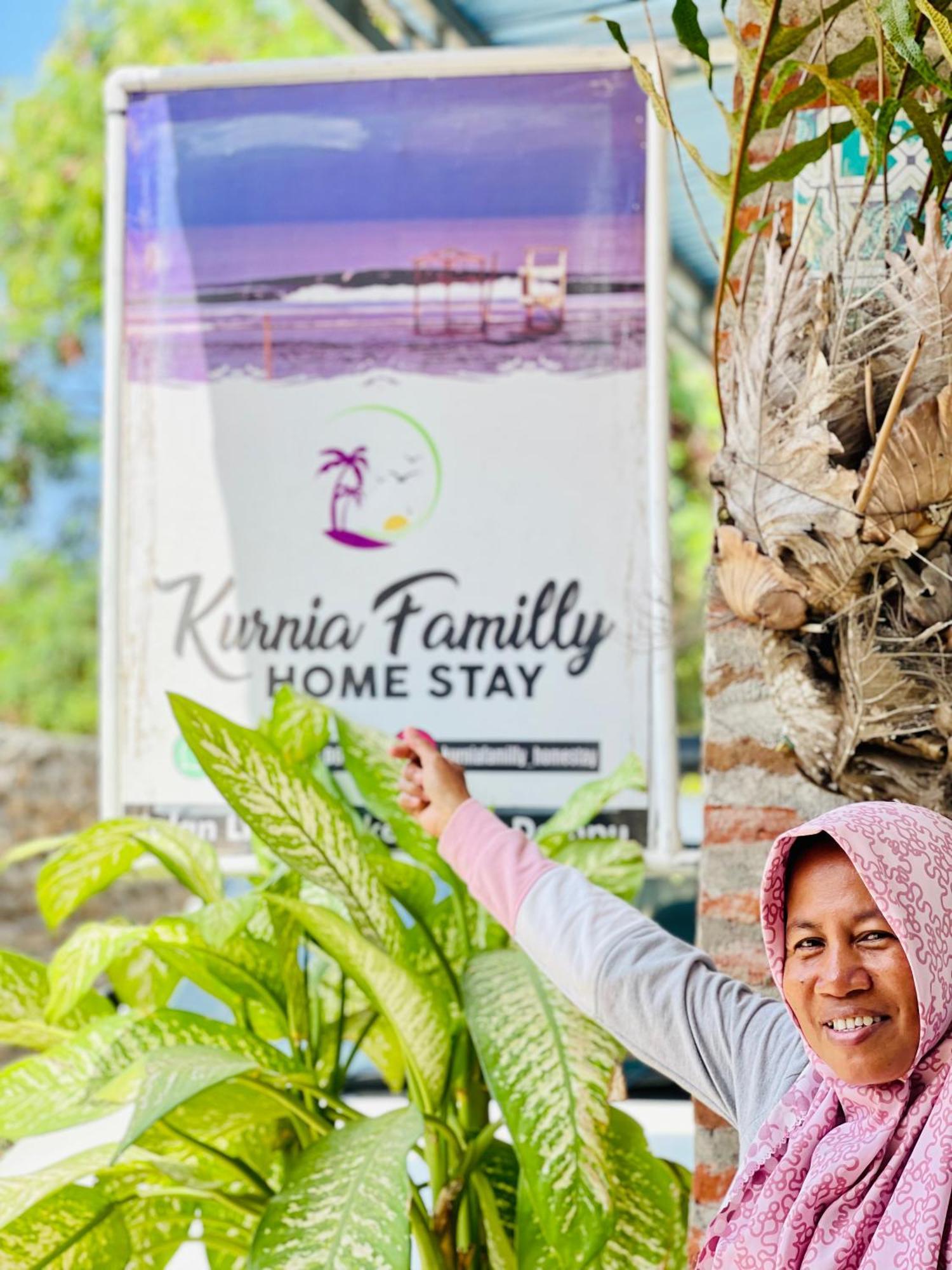 Kurnia Family Homestay & Restaurant! Huu المظهر الخارجي الصورة